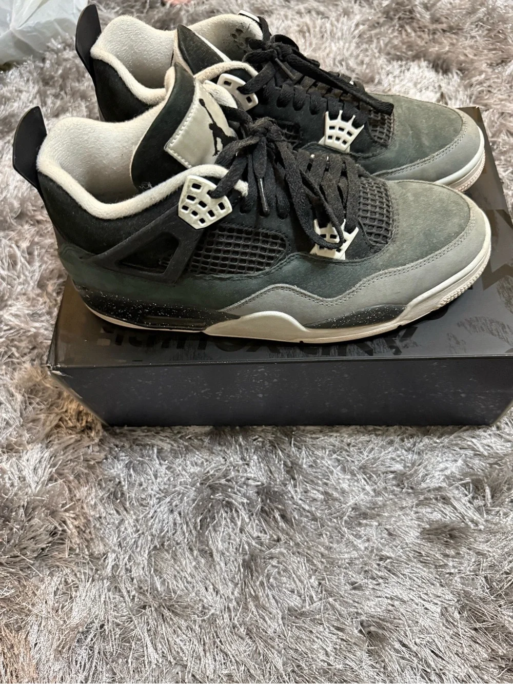 Air Jordan 4 Retro Sneakers FQ8138 002 Size 11